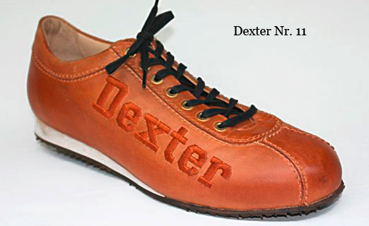 Dexter Sneaker braun Glattleder mit Name bestickt